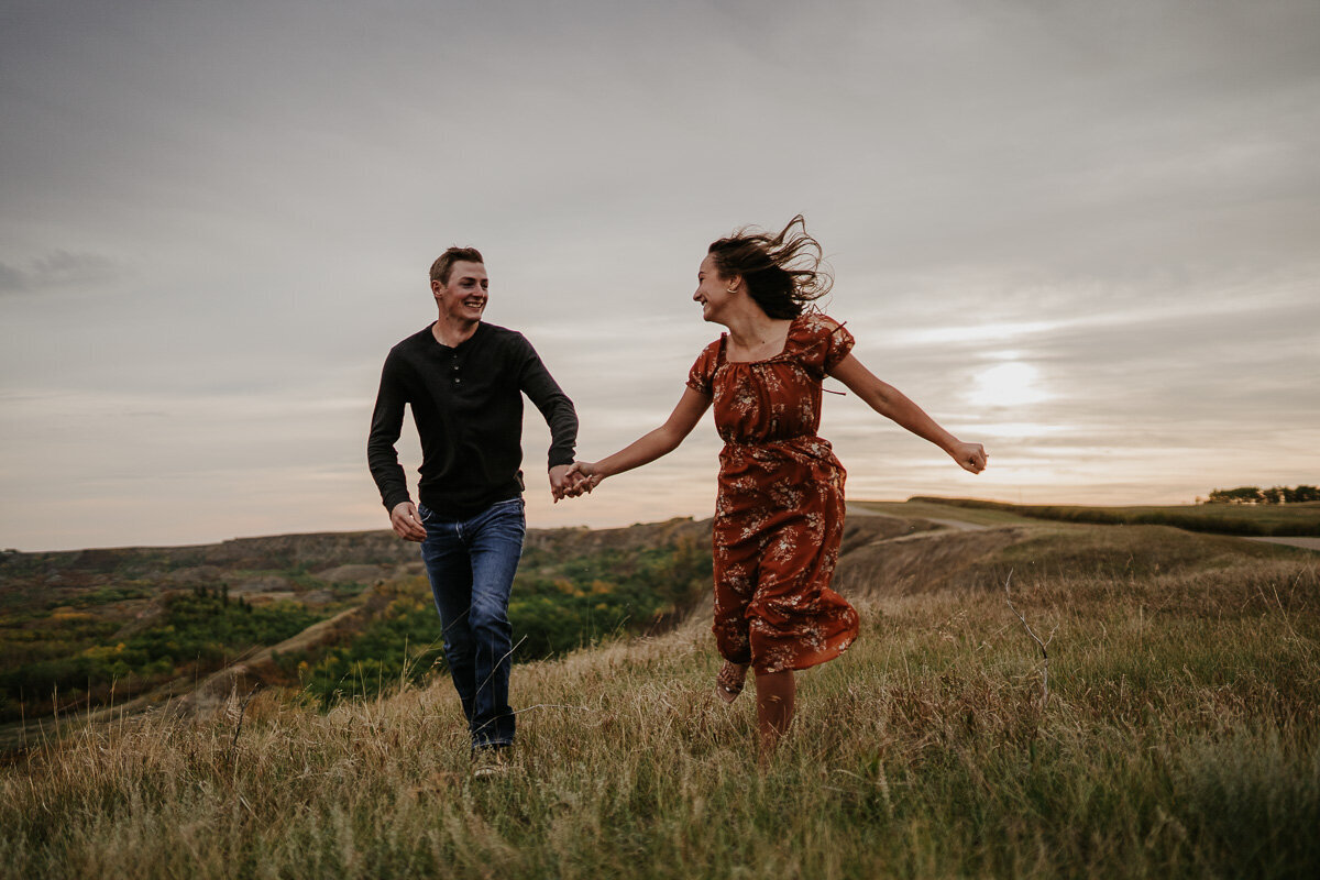 lumy+co_badlands-local-buffalo-jump-engagement-photographer-21