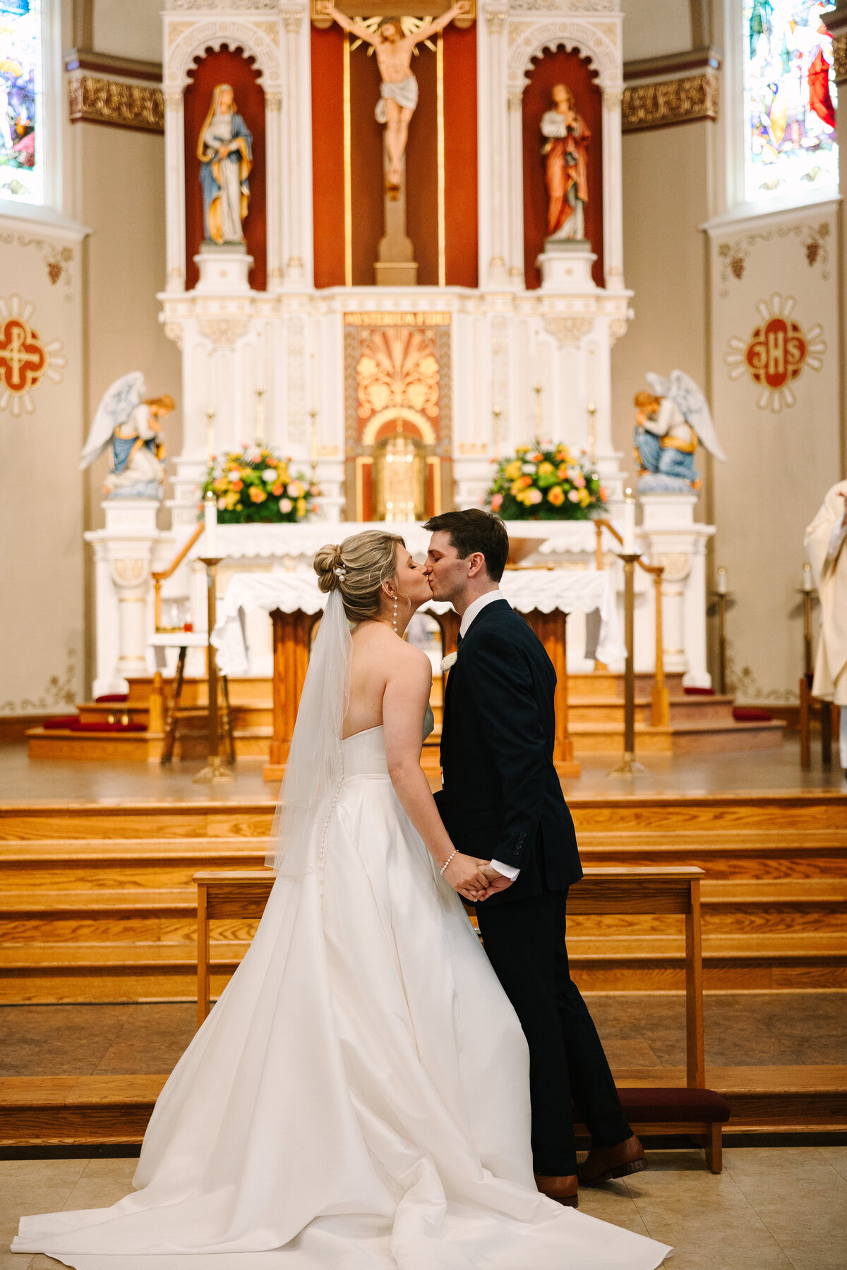 Shelby + Jeremy St. Louis Bogey Hills Wedding-191