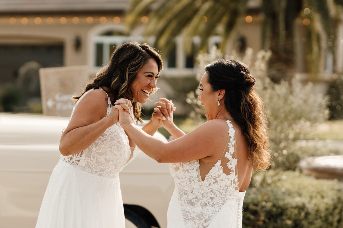 brides first look reaction on wedding day