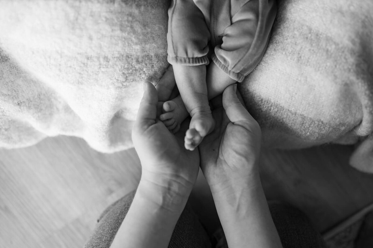 Newborn-baby-feet