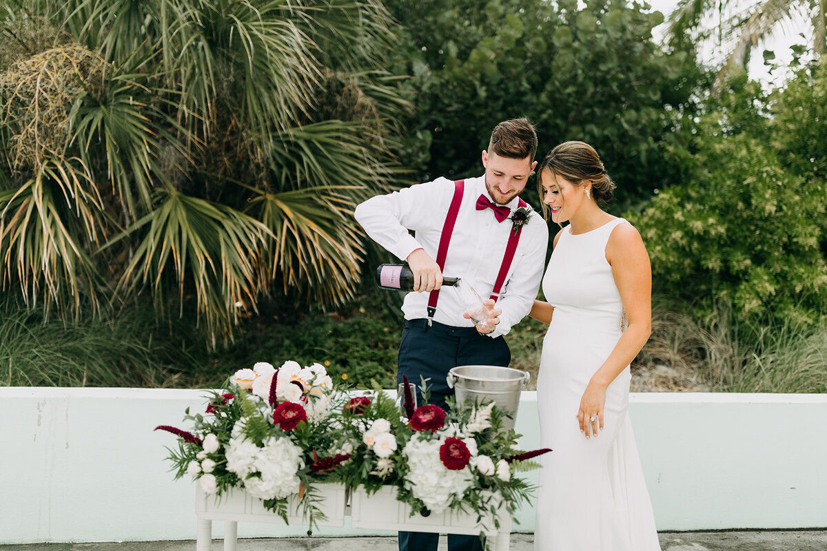 amber-mcwhorter-photo-elope-in-florida-lions-club-treasure-island-chantilly-chic-planners-9