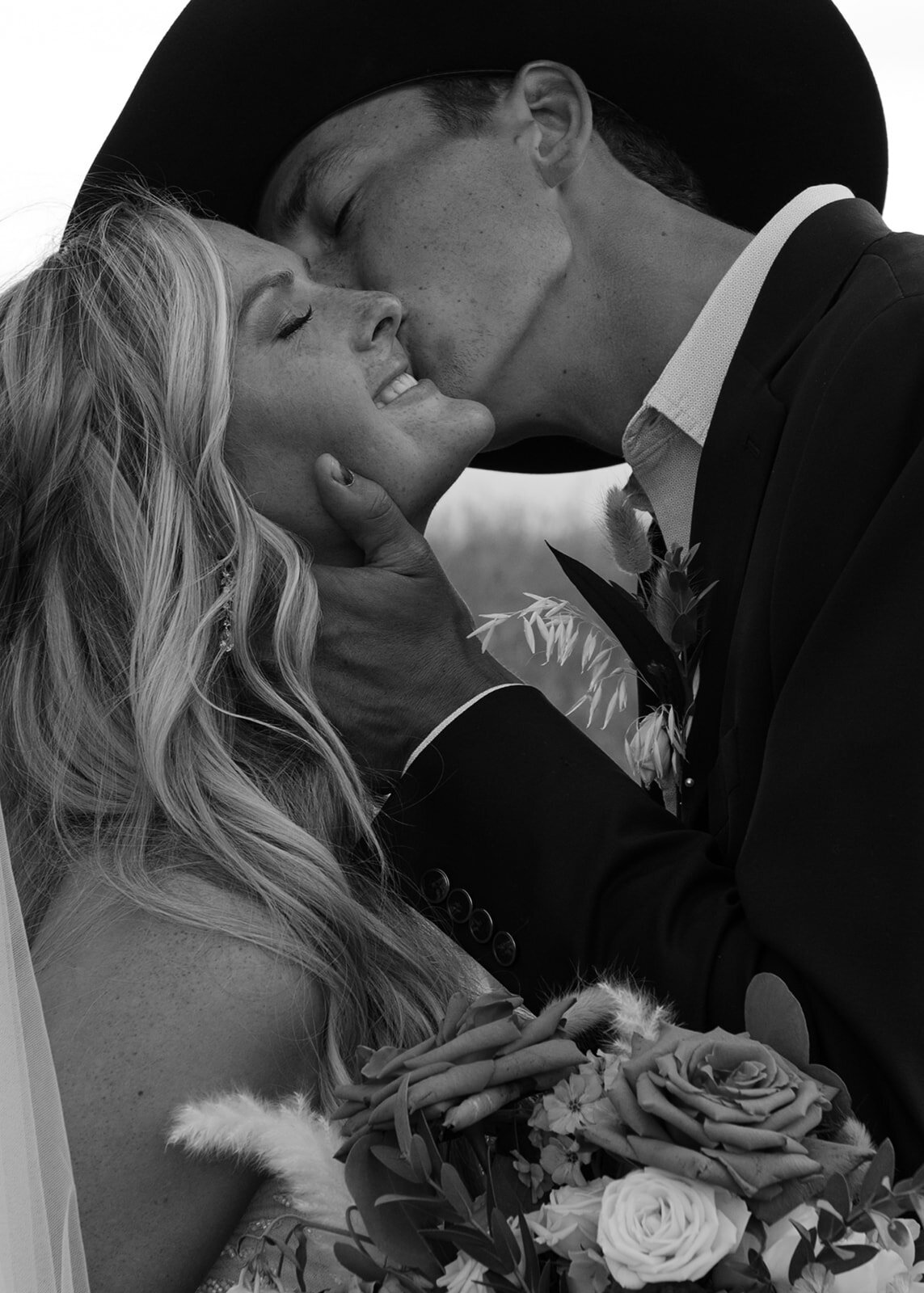 presley-gray-cowboy-luxury-montana-wedding-2317