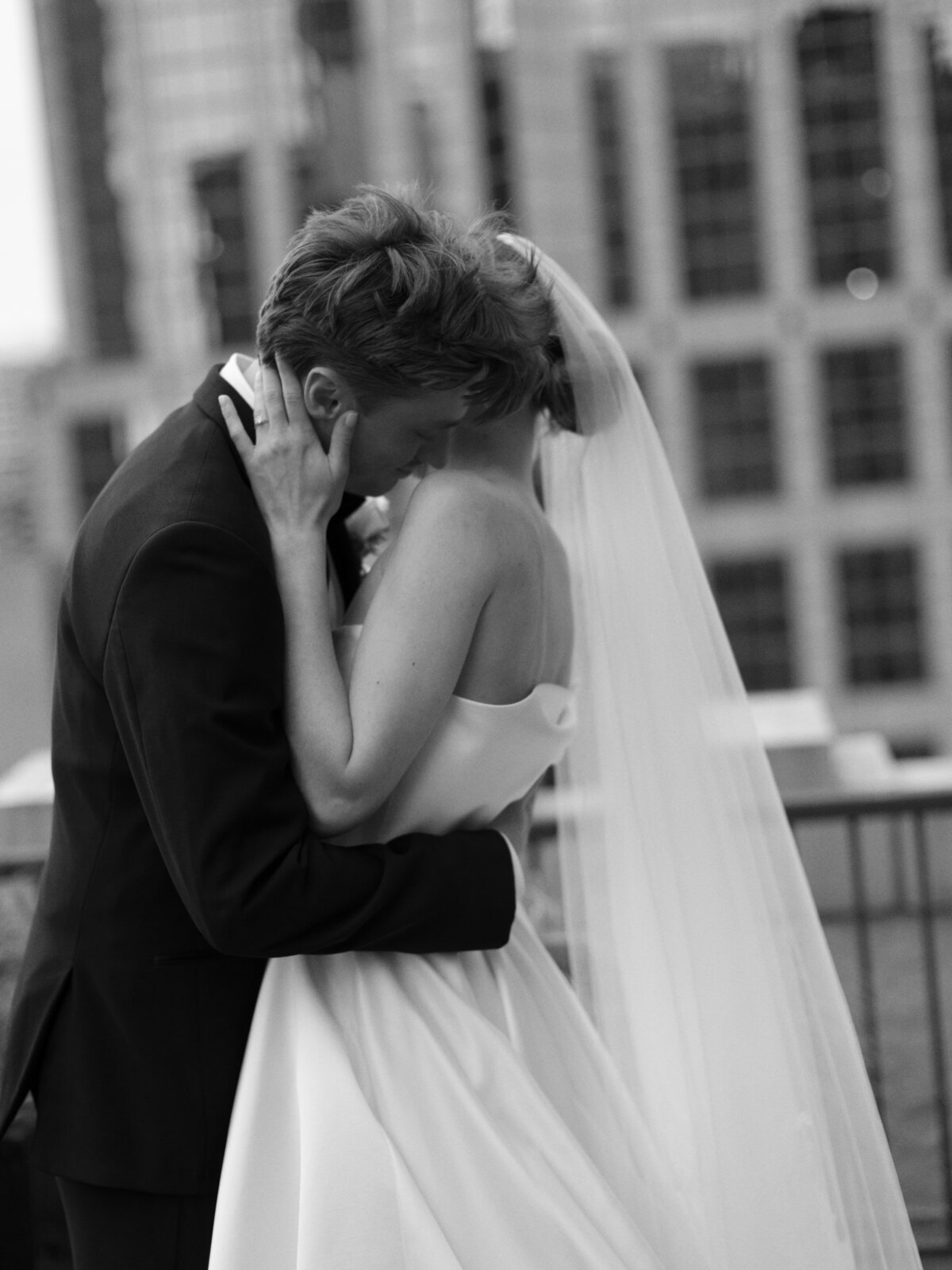 best-seattle-wedding-photographers-the-tenneys-at-washington-athletic-club-15