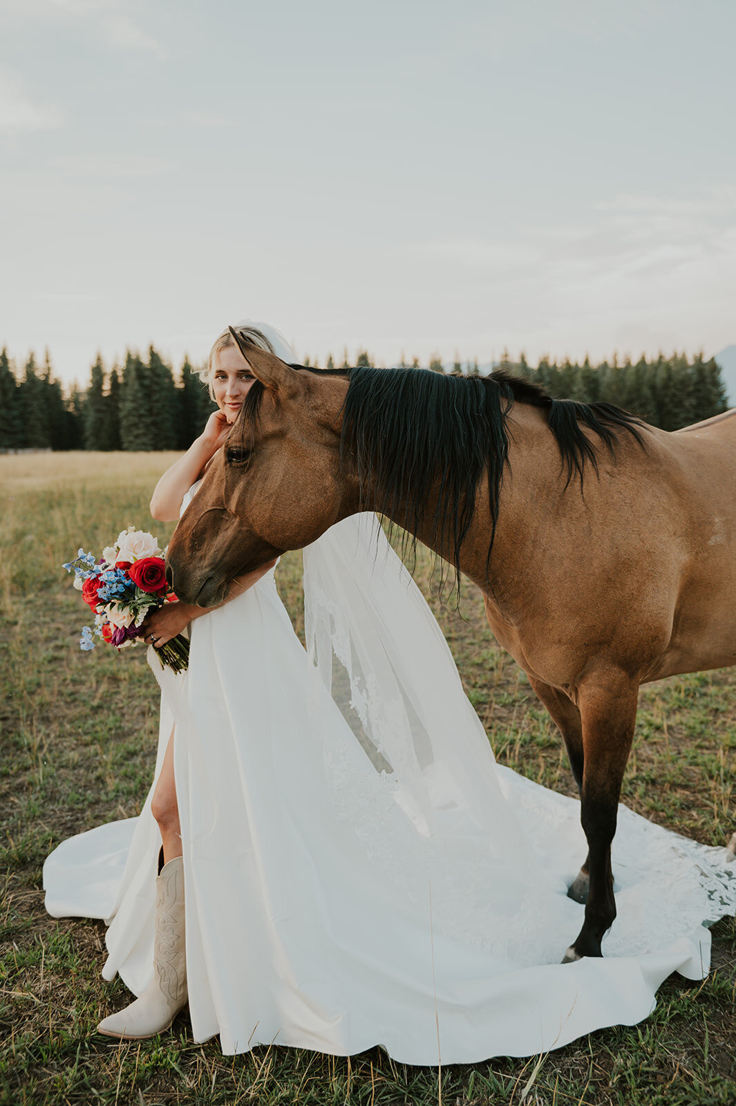 presley-gray-luxury-western-montana-wedding-8332