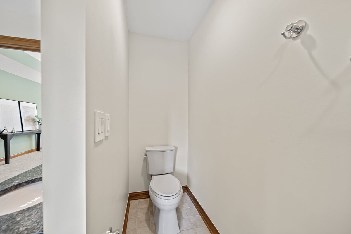 62-web-or-mls-A7407487