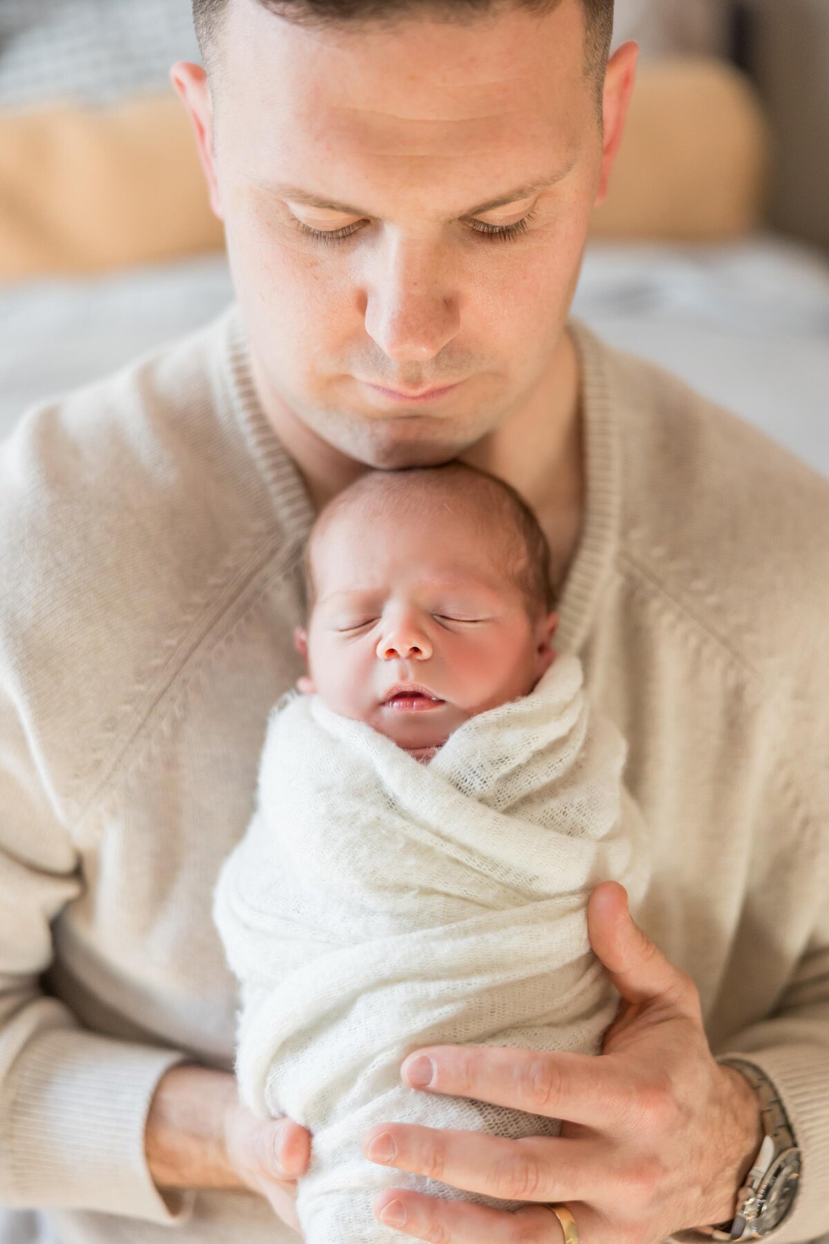 baby and dad newborn lifestyle photo session lowell ma
