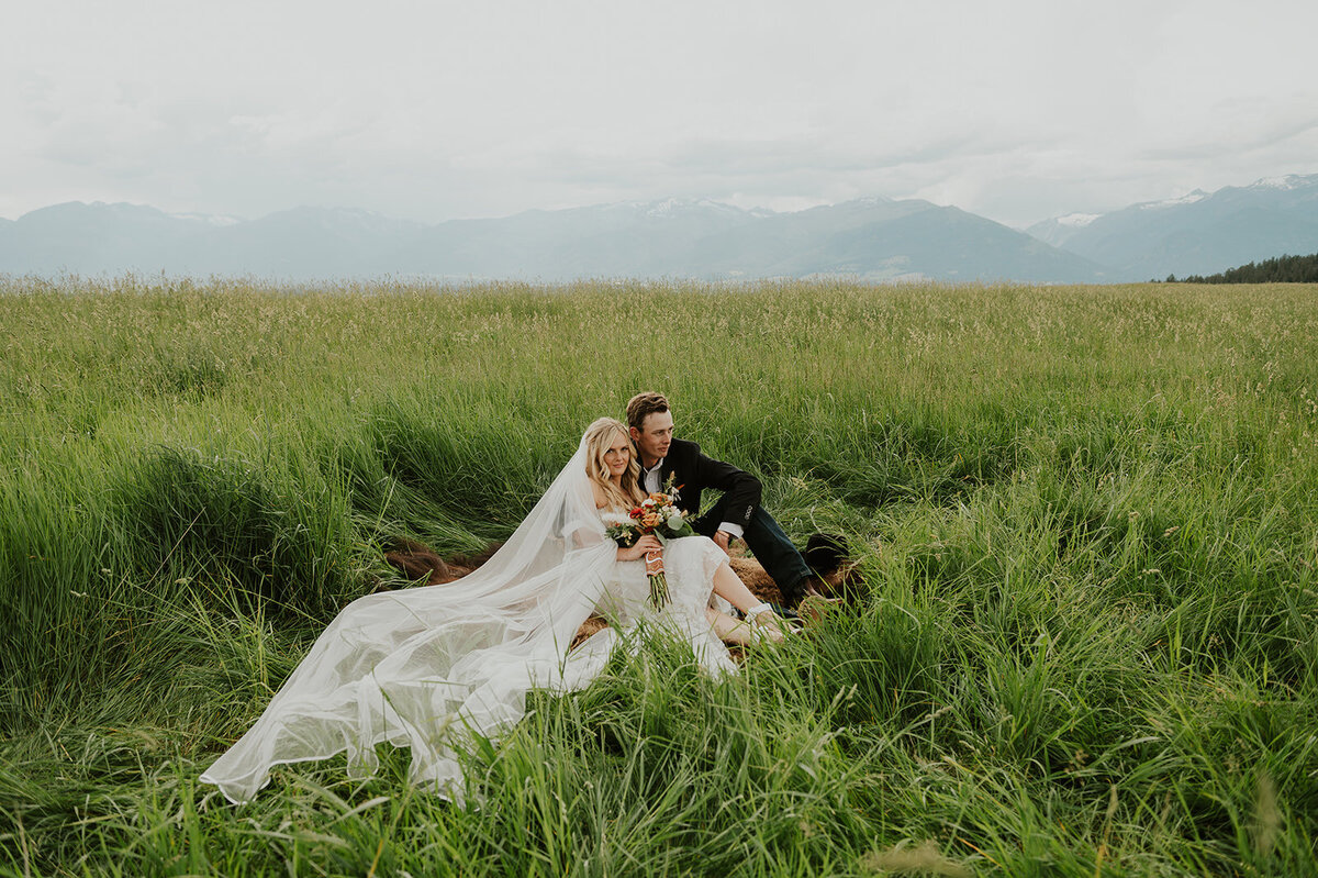 presley-gray-cowboy-luxury-montana-wedding-2637