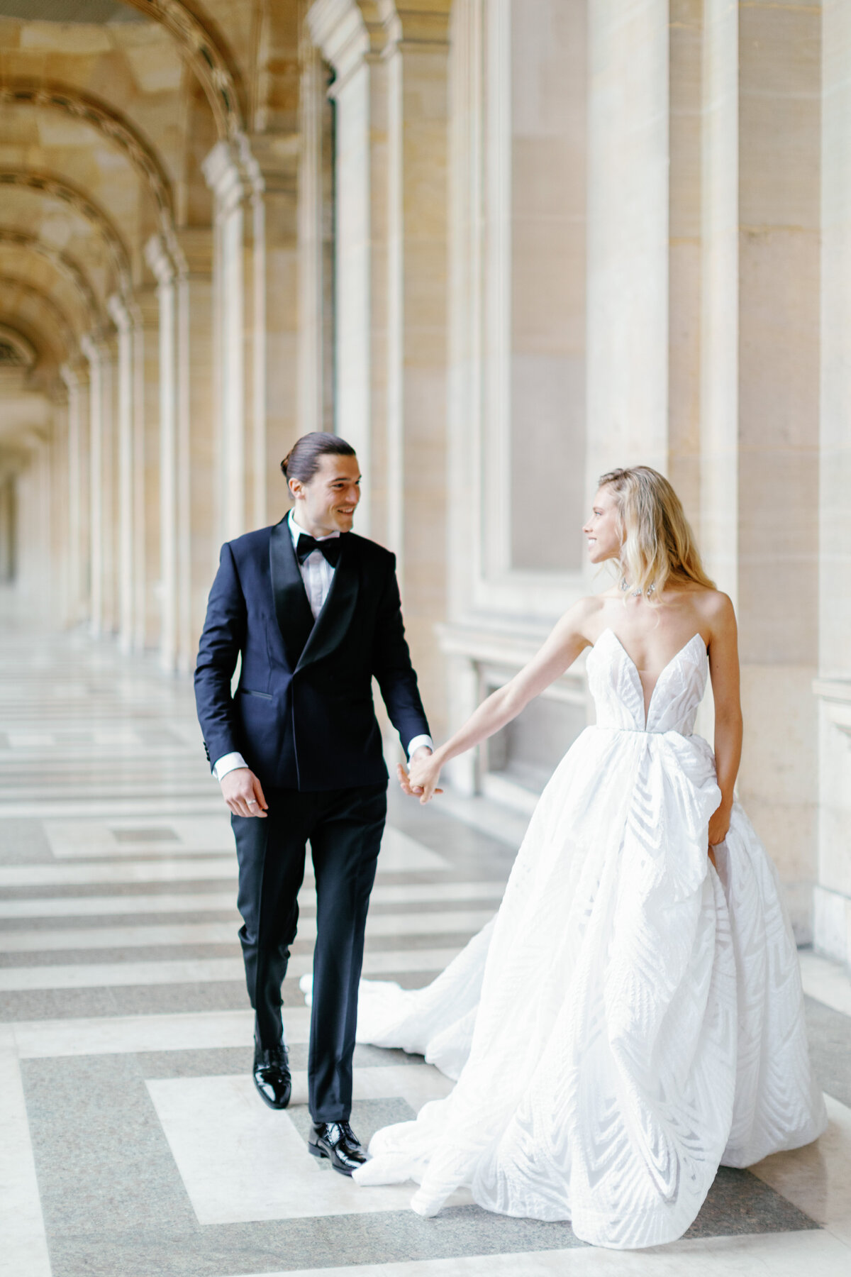 The-Louvre-Museum-Wedding-Portraits-6