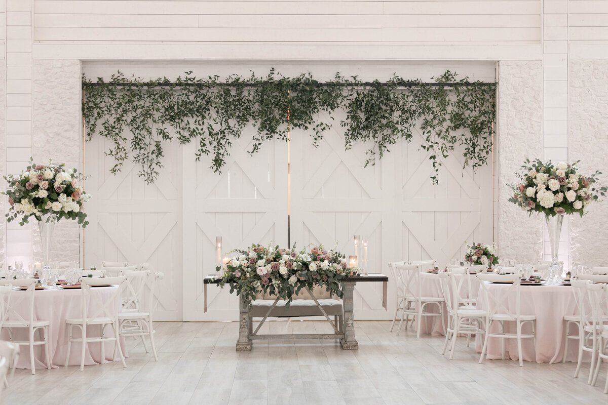 TNAI Taylor & Jordan_Recep Decor-35