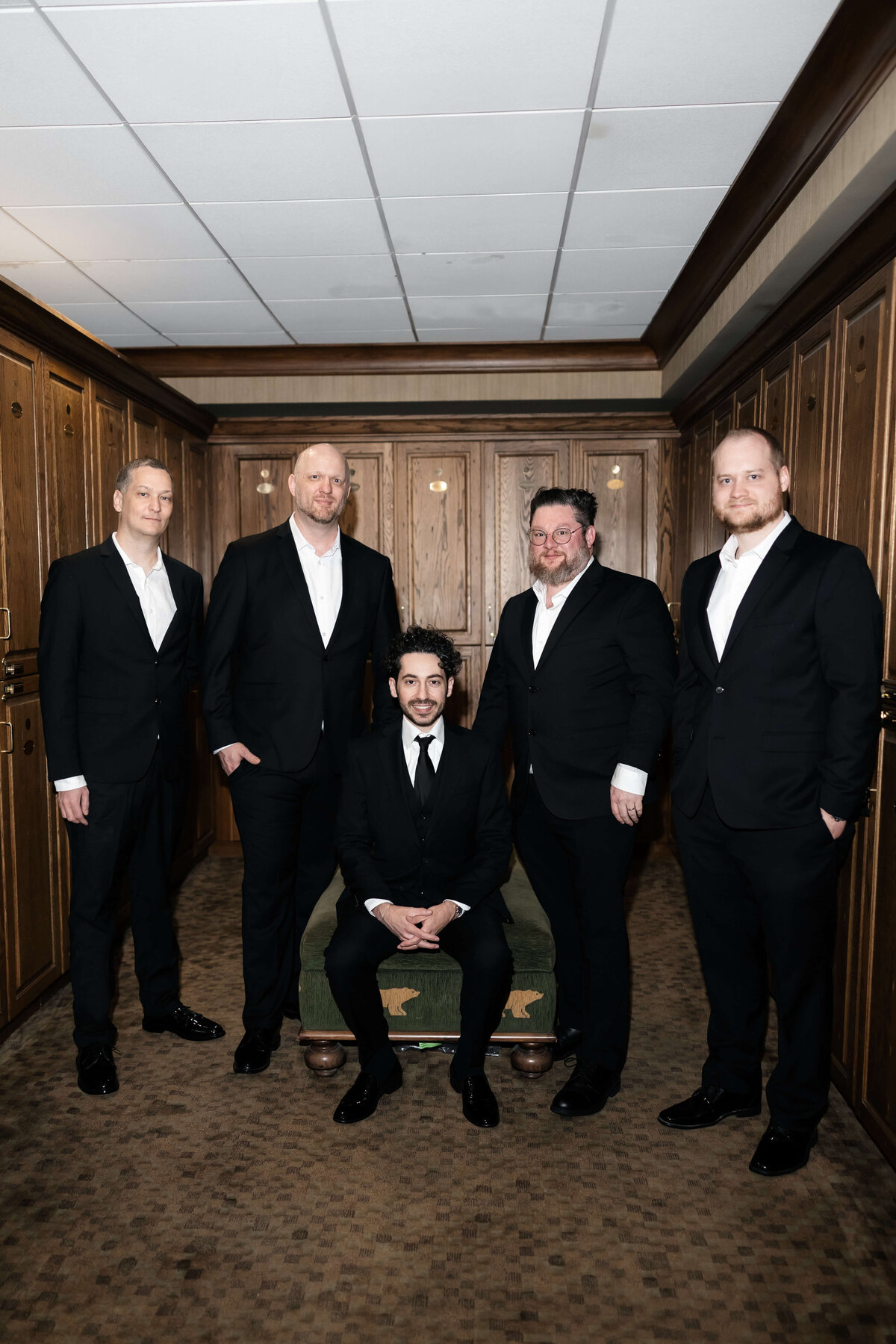 9_riskyexposure_marley-simon_las-vegas-elopement-photography