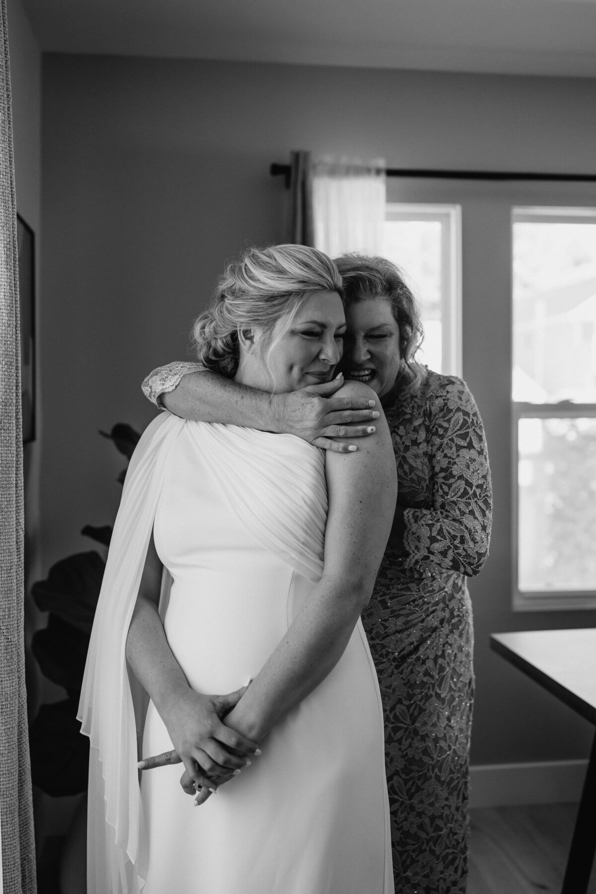 morgan-ryan-saltys-alki-wedding-76bw