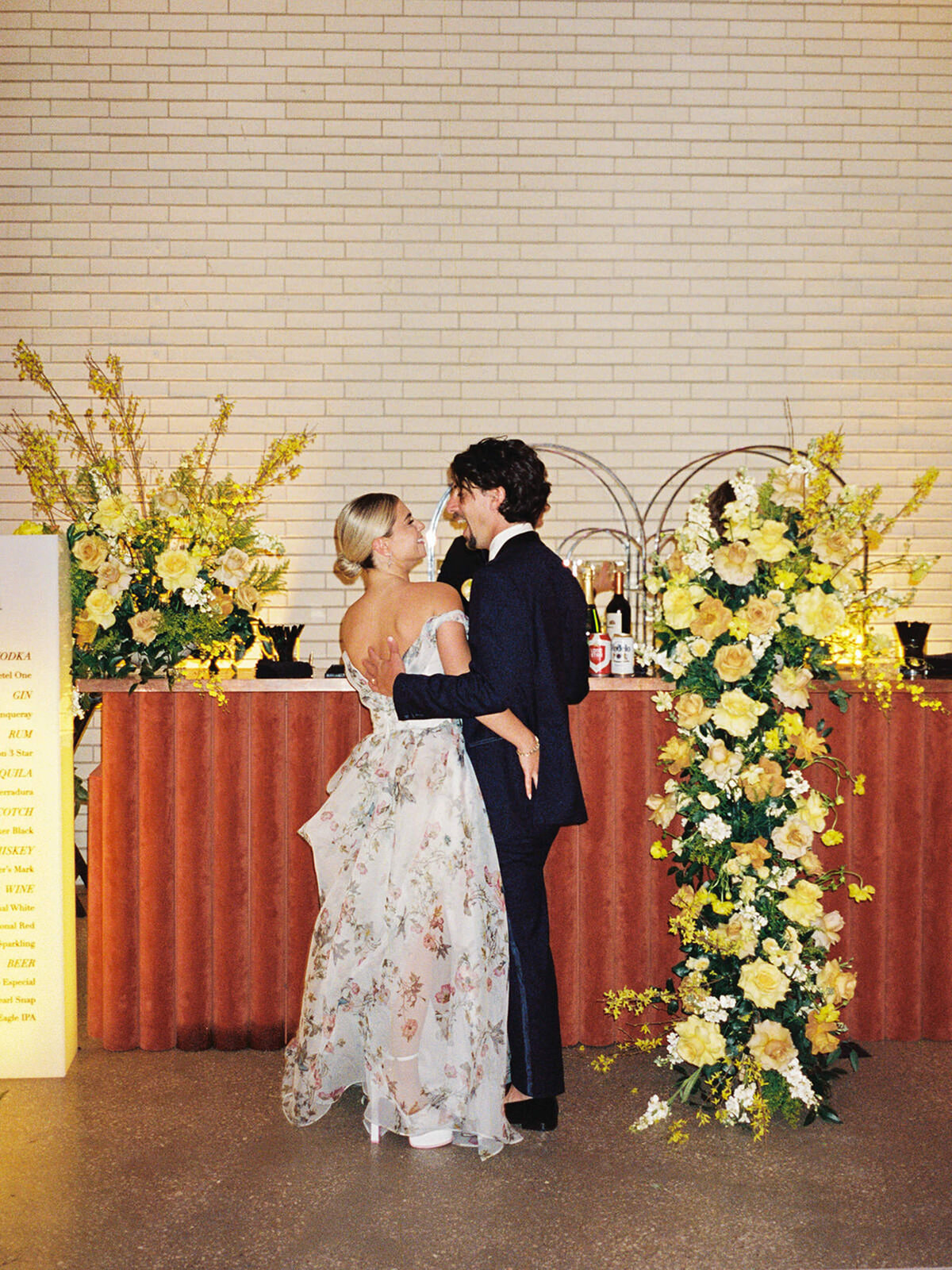 Austin-Fine-Art-Wedding-Photographer-AnnieScott-WelcomeParty-RuétPhoto-featherandtwine-119