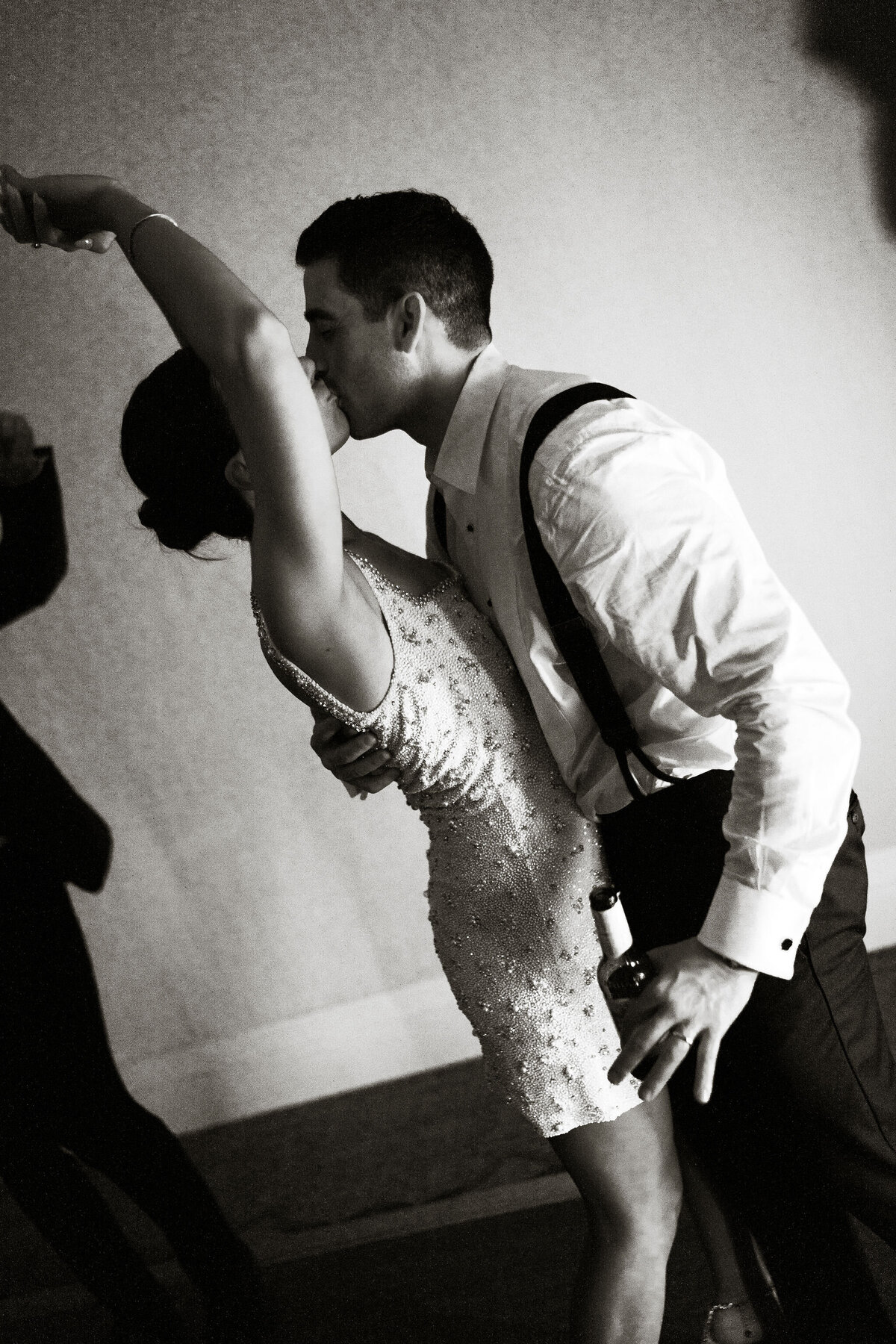 145-bride-groom-reception-dancing