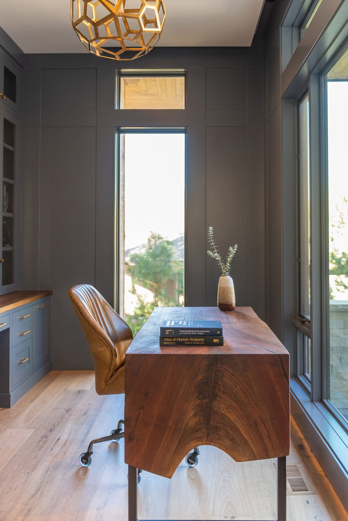 office-dark-paneling-custom-wood-desk