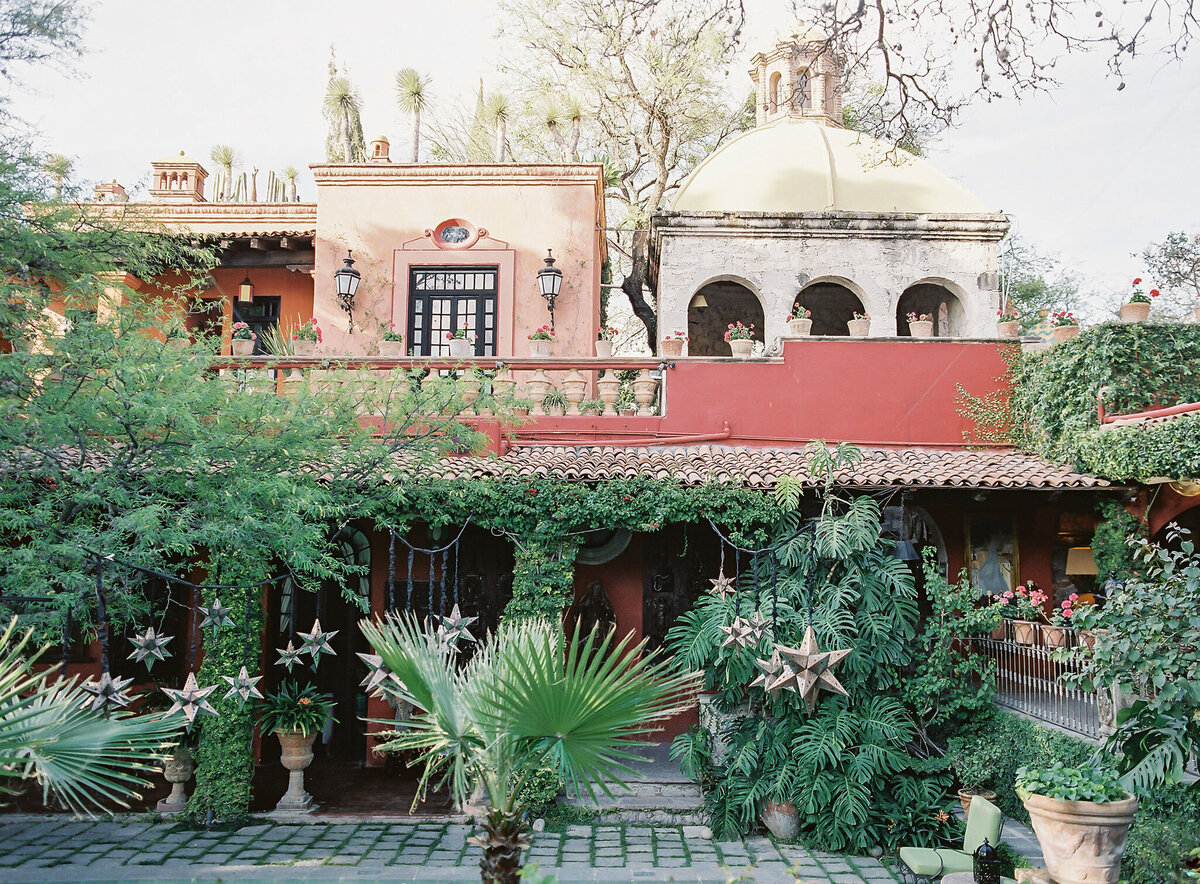 Vicki Grafton Photography Casa Hyder San Miguel de Allende Mexico Luxury Fine aRT Film Wedding Martha Stewart Bride Destination Modern Luxury17