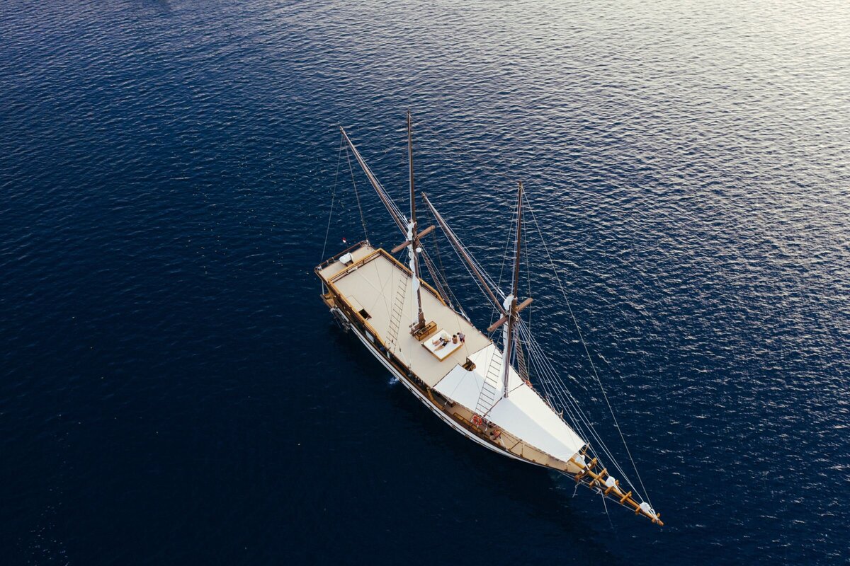 Senja Luxury Yacht Charter Indonesia -07