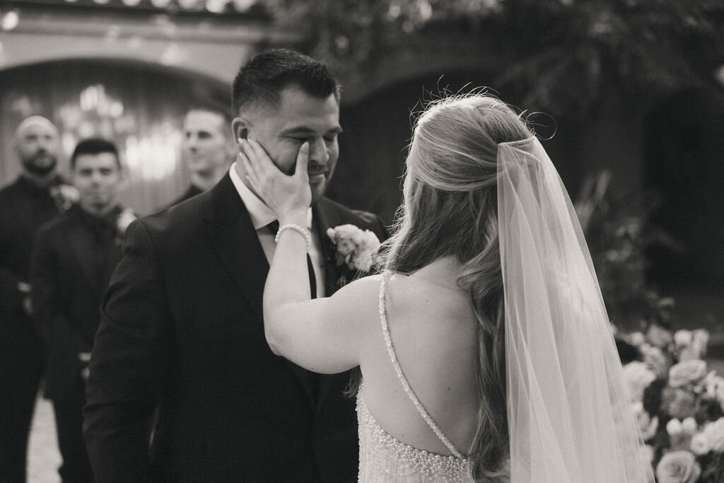 pretty-palm-leaf-event-co-molly-and-rodrigo-wedding-in-serra-plaza-37