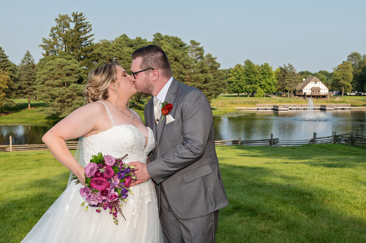 Addison-Oaks-Wedding-Photographer-in-Michigan-218