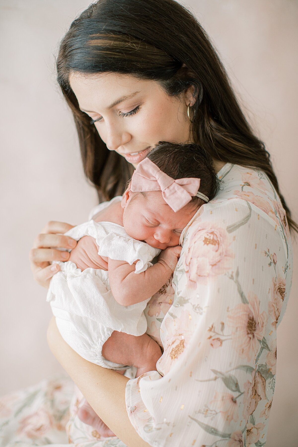 rebecca shivers photography lifestyle studio newborn session lancaster floral newborn photographer