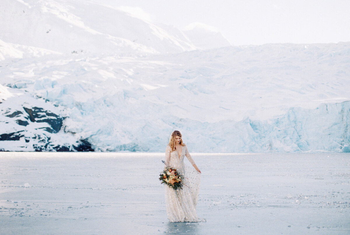 Alaska_Wedding_Elopement_CorinneGraves_1010