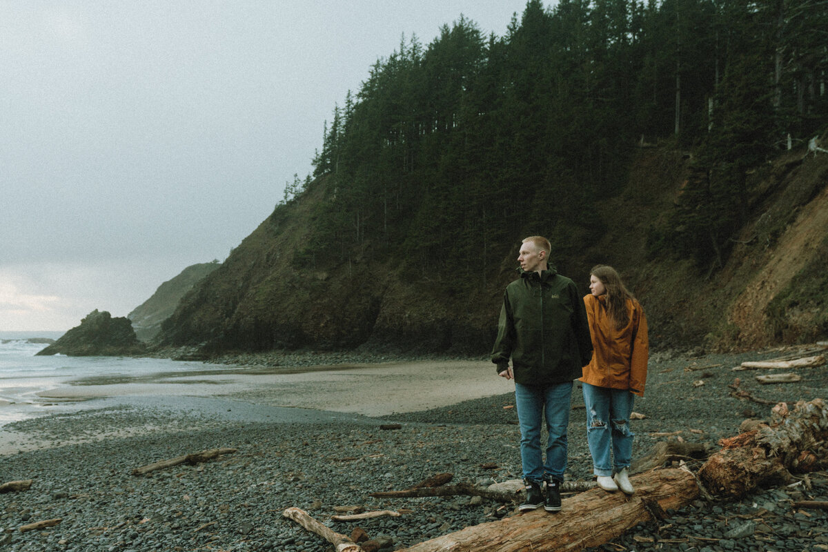 Oregon Coast Couples - lizarrietaphotography-75