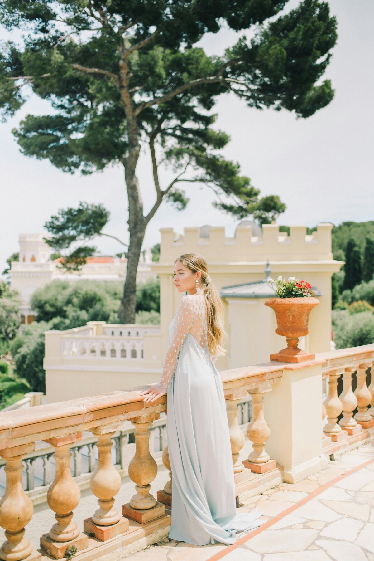 pexels-leeloothefirst-5429074-min