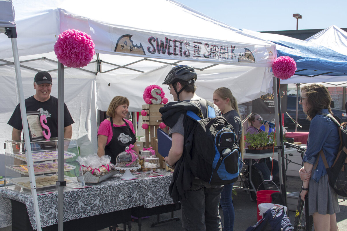 Sweets-By-SarahK-Gallery-Market-Customers-2