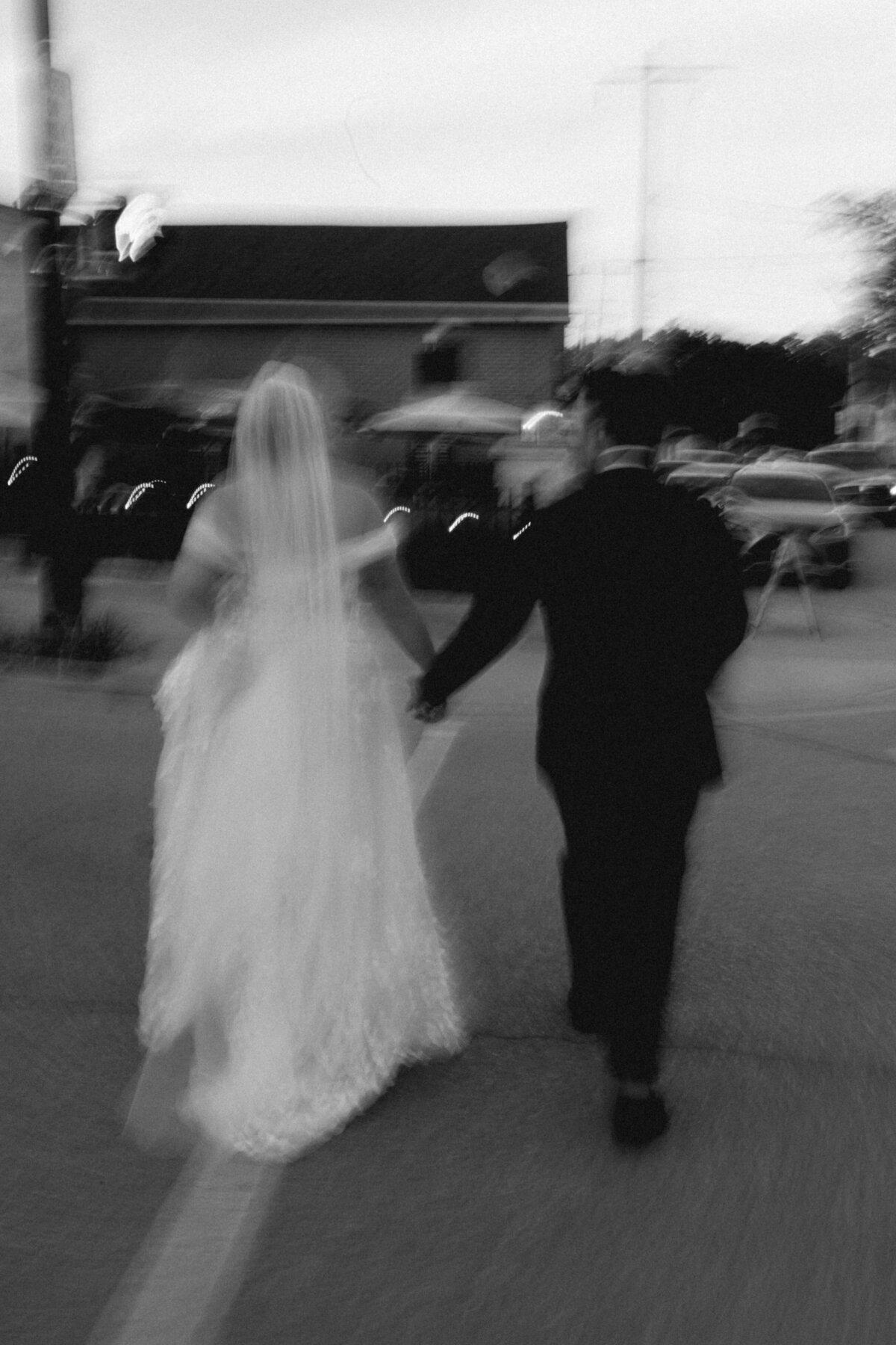 Blurry-Wedding-Photos-6511