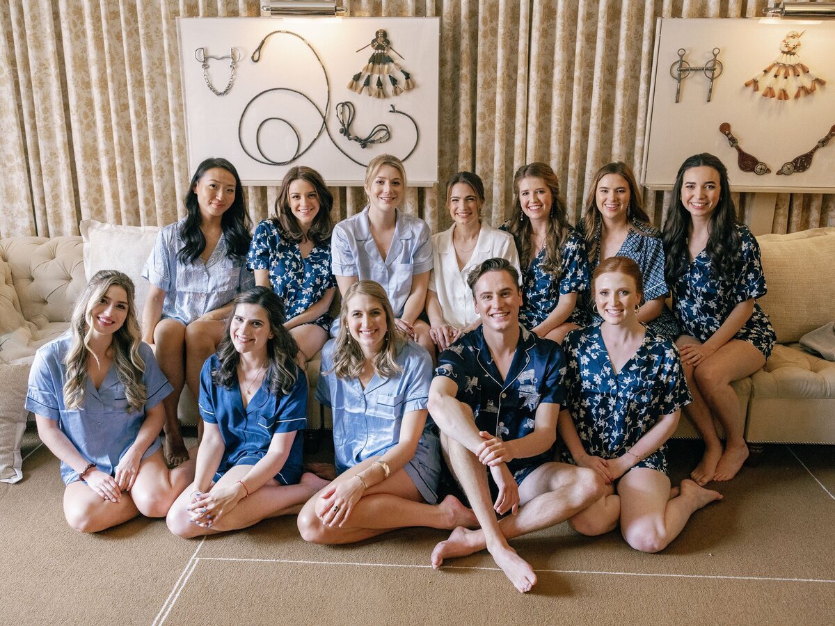 bridal-party-getting-ready