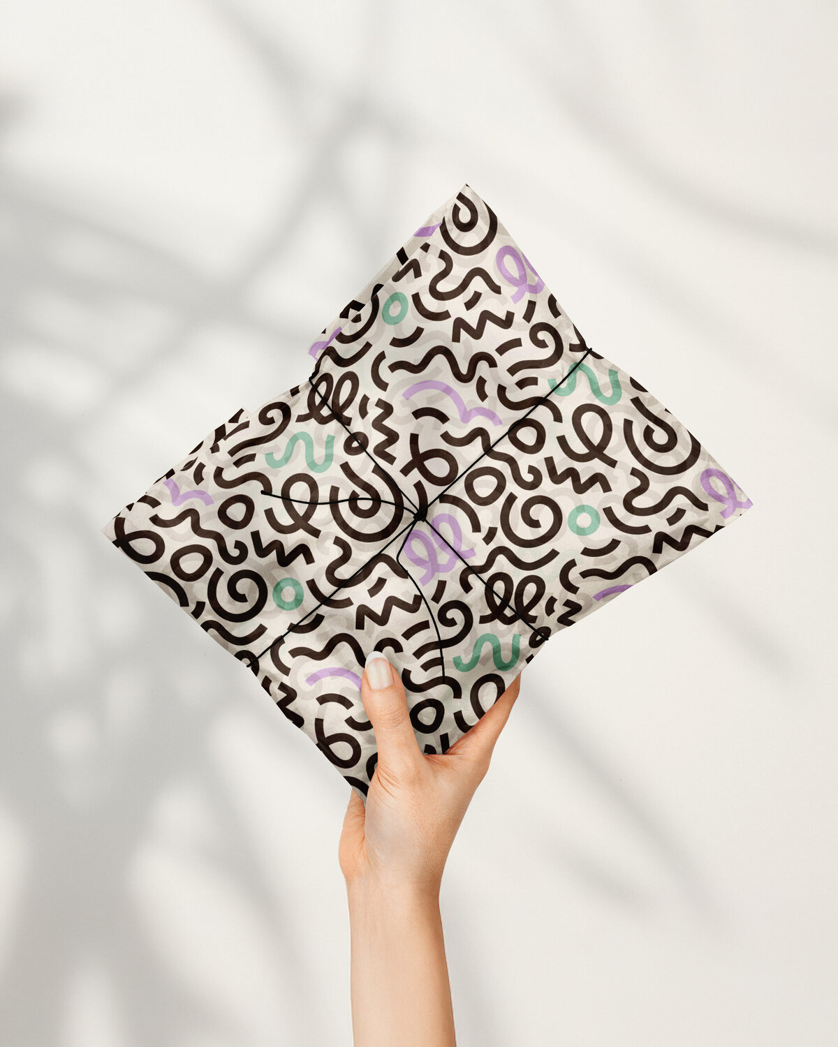 Opvallend Luna & Lore inpakpapier met speels patroon