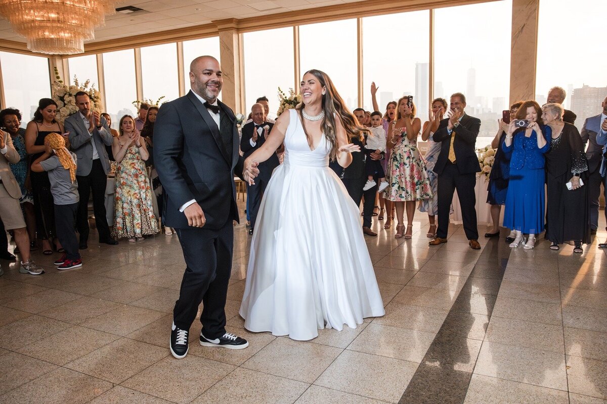 Bride-and-groom-first-dance-at-Giandos-3