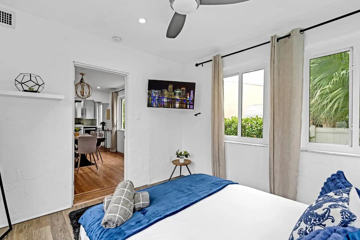 Bedroom 1 (3)