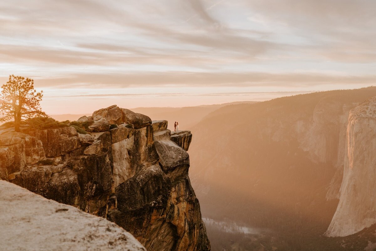 T+G_Adventure_Elopement_Yosemite_Northern_California_ChristinaPerhacPhotography_DSC01034
