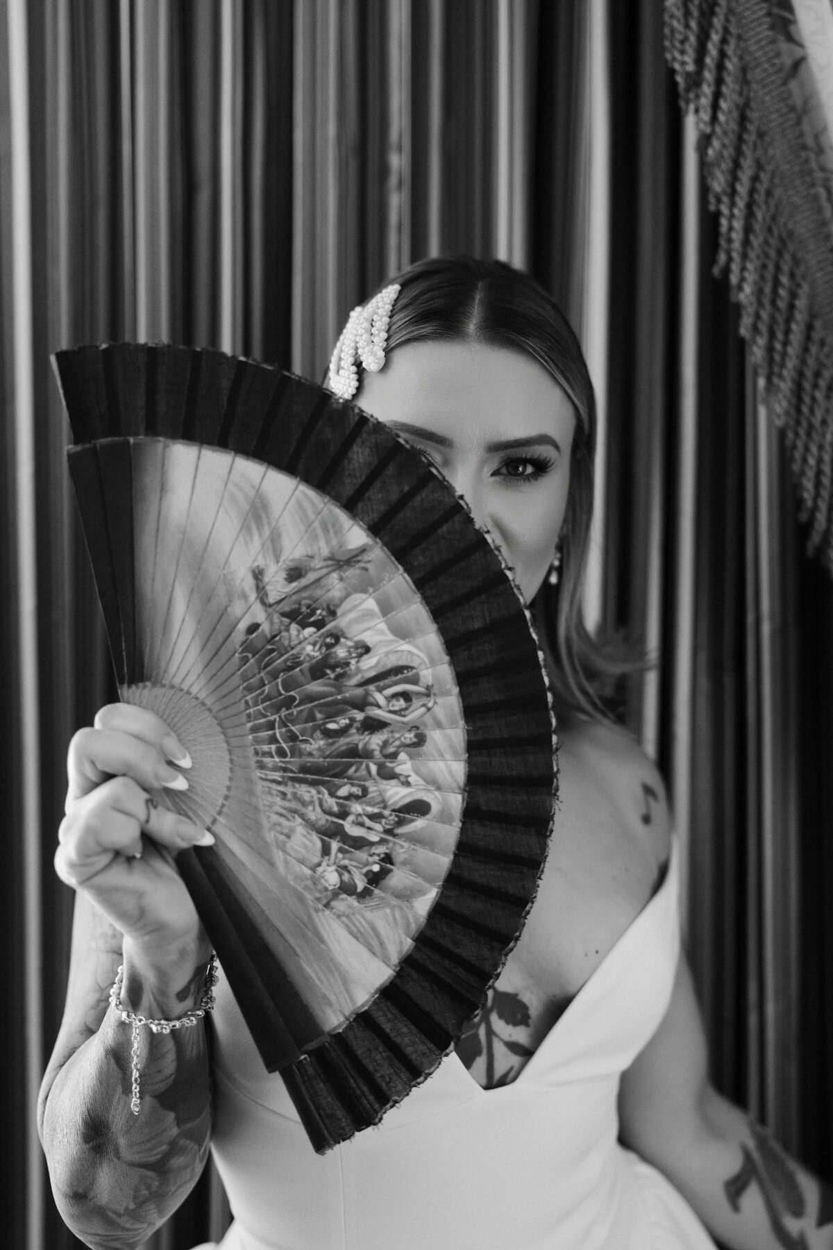 11_riskyexposure_sasha-andy_las-vegas-elopement-photography