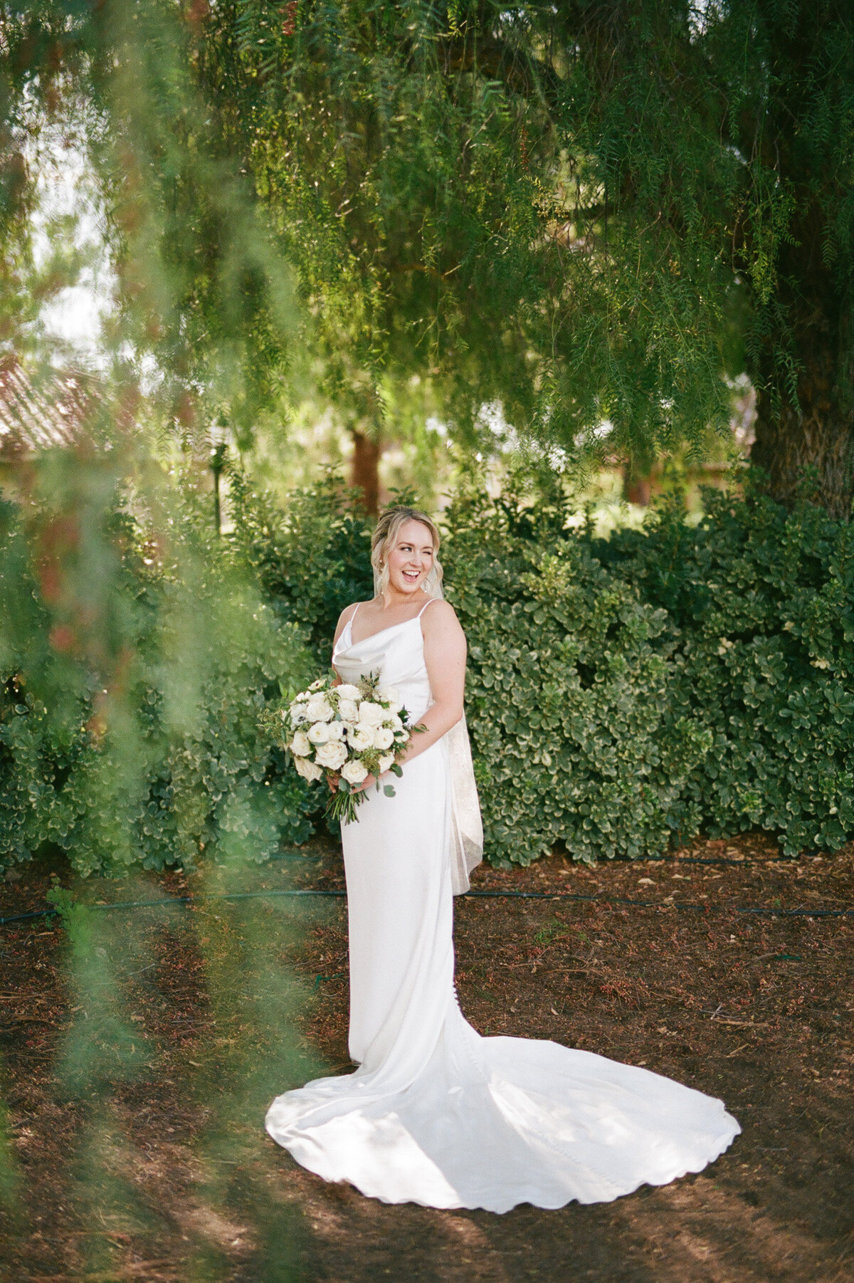 35mm Film Wedding Photography-027-384970030006