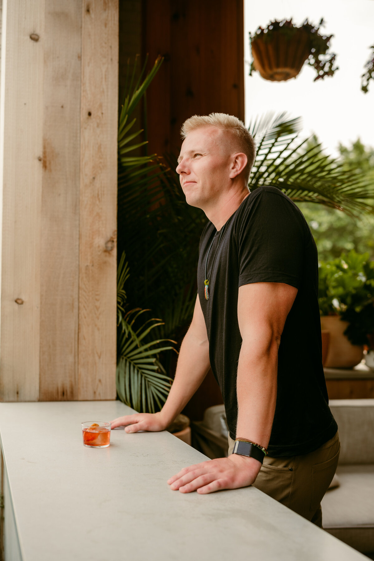 Capture stunning online dating profile photos with a top-rated Minneapolis professional photographer. Elevate your dating game with authentic, high-quality images.