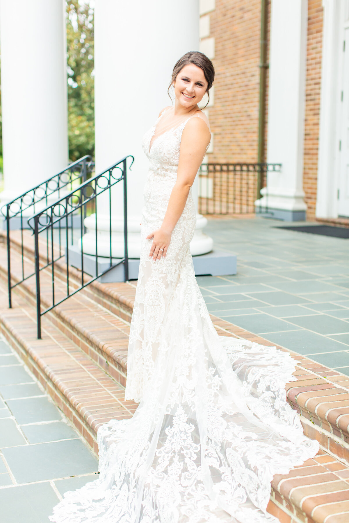 Taylor Main Photography is a wedding photographer based in Raleigh North Carolina serving North Carolina, Virginia and Beyond Brides and Grooms