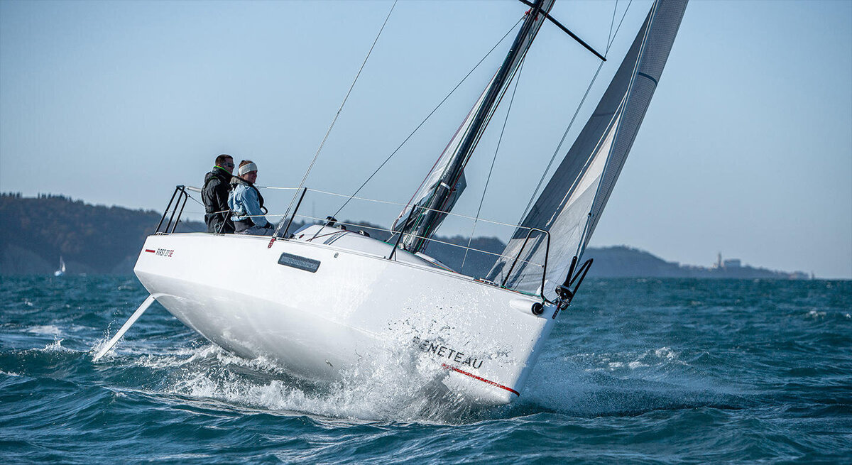 beneteau-first-27SE-exterior-3