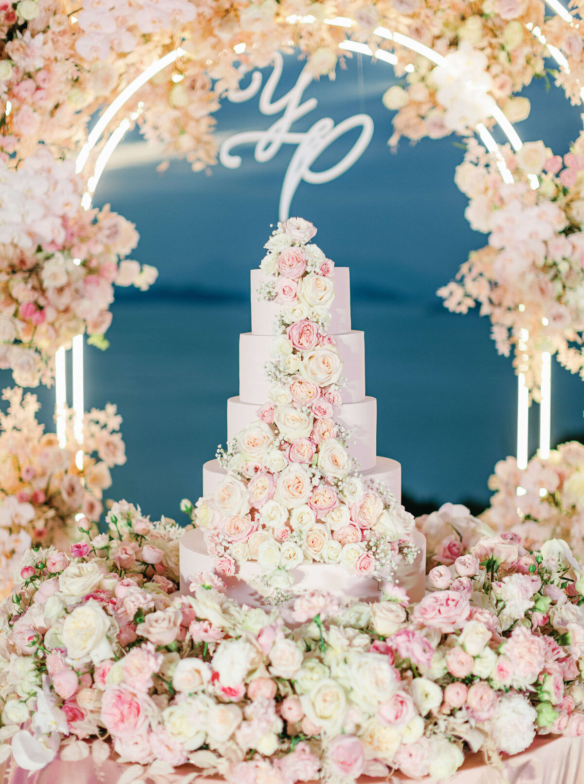 Hong Kong Wedding Cake Table with Florals