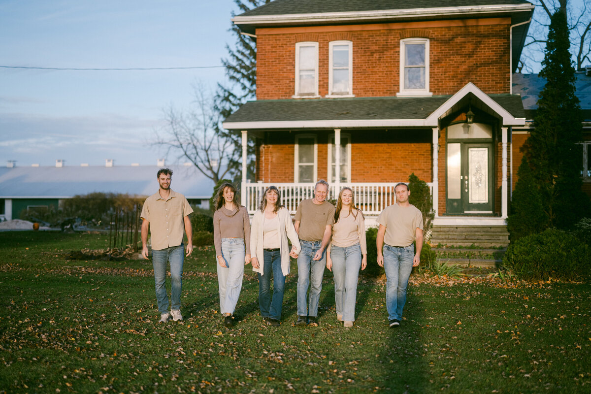 Family_photography_at_the_farm_Ingersoll41