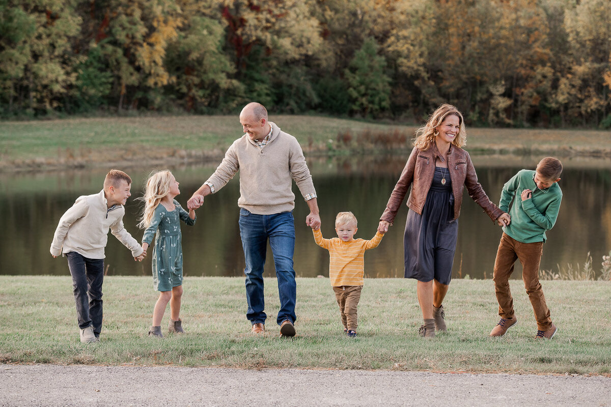 carmel-indiana-family-photographer-fall-pond-7