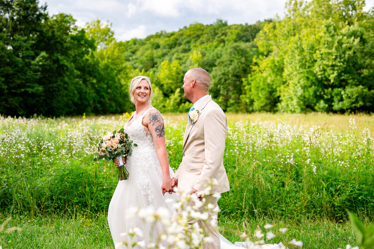 sarah-oberheim-photography-best-st-louis-missour-wedding-photographer-near-me-foristell-wedding-photography-valley farms wedding3