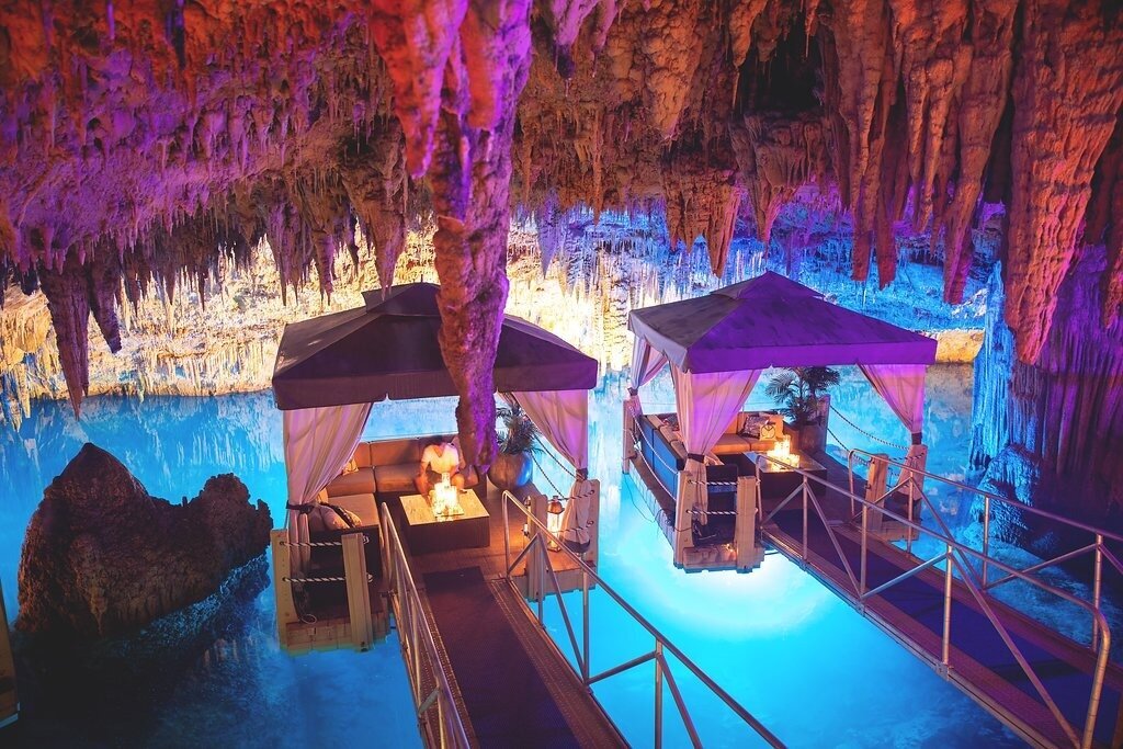 Revolve-Bermuda-Crystal-Cave-Party-Dasfete-8