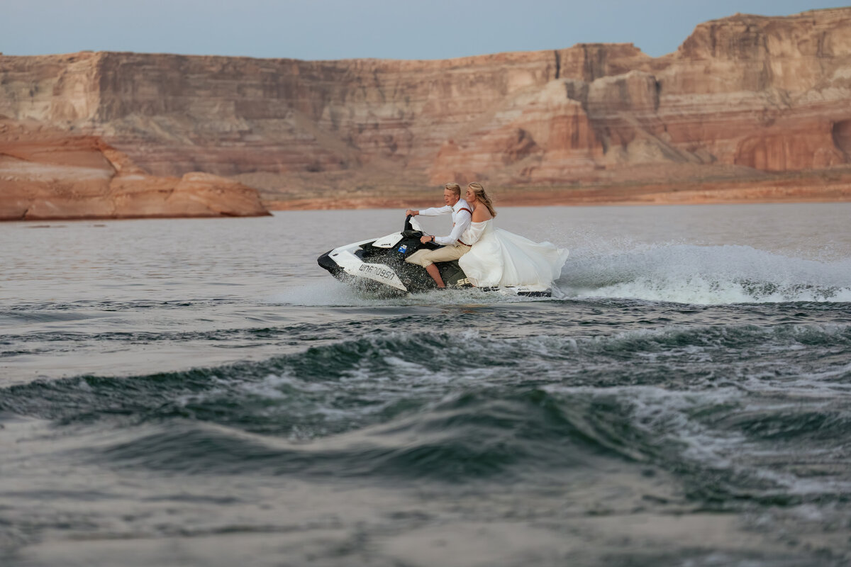 R + M _ Wedding _ Lake Powell _ Utah-31