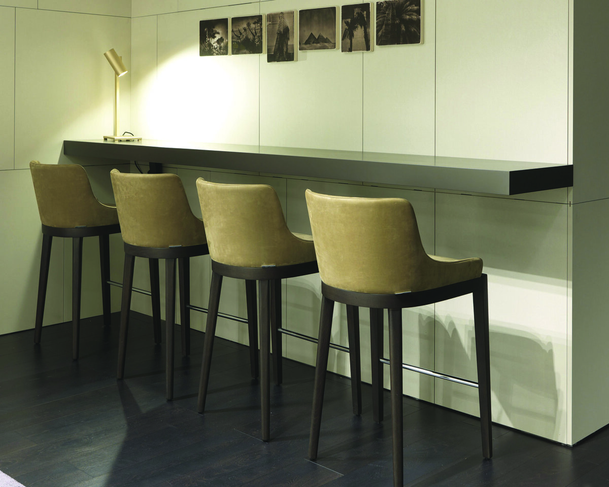 cleo_stool_01_HR