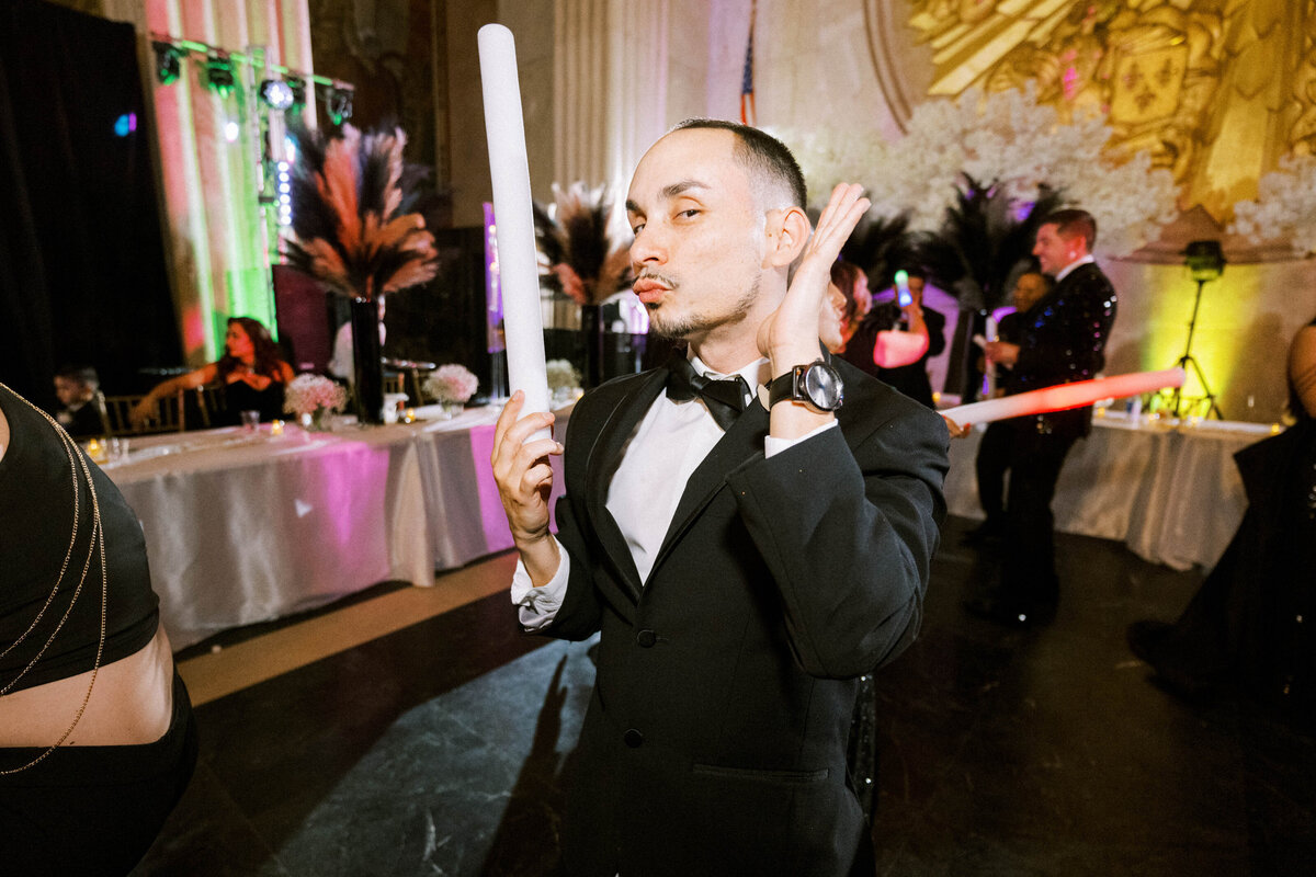wedding-guest-with-led-wand