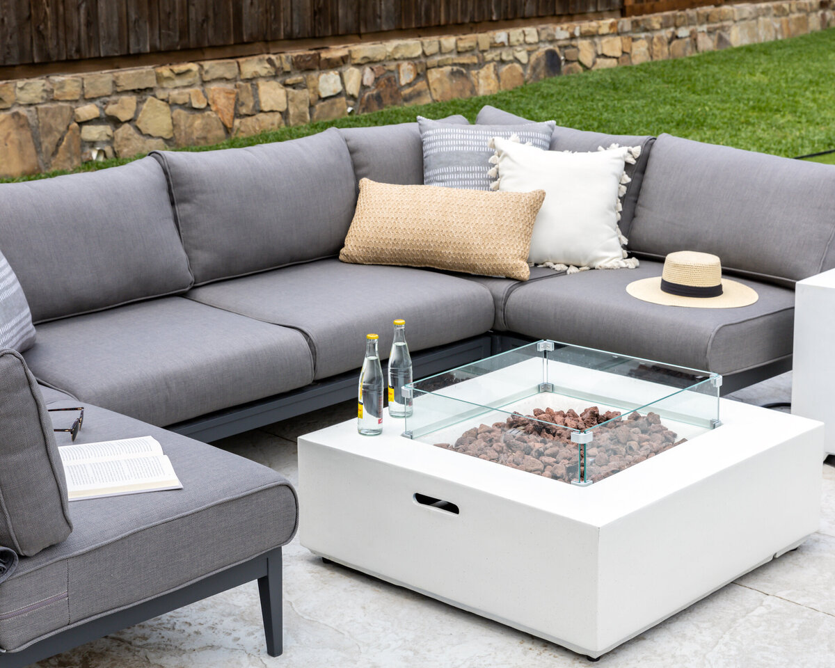 rebekah-nicole-interiors-shelly-outdoor-fire