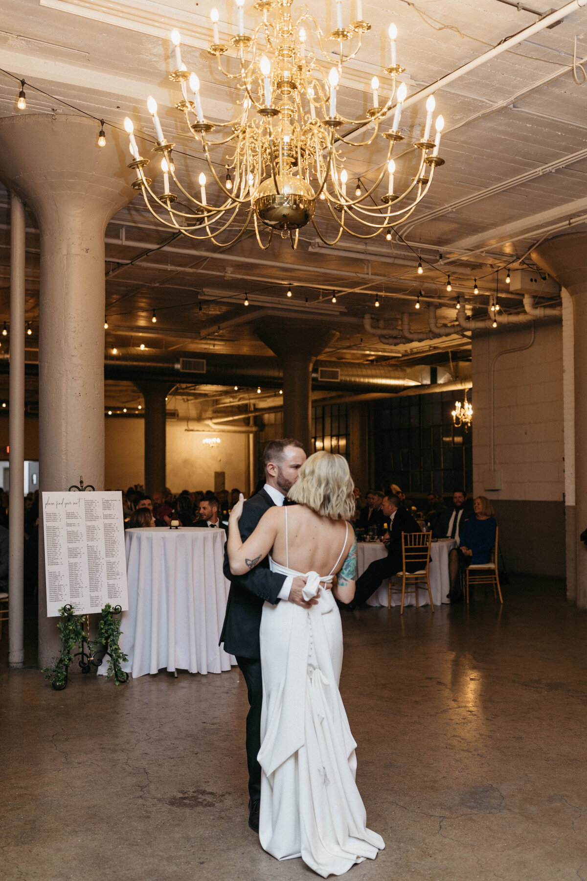 lakeeriebuildingweddingjordanleephotography-16