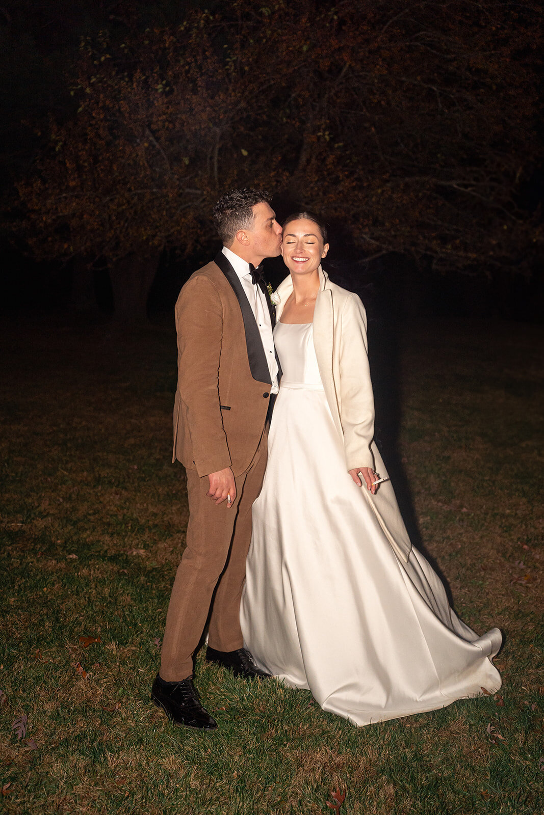 21-couple-outside-hudson-valley-new-york-wedding