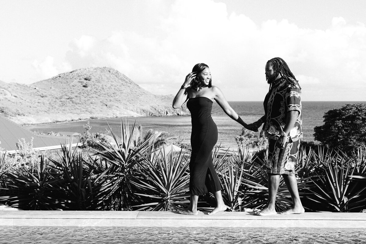 5O1A8533-BW-Nneka&Rick-StBarths-Engagement-2022-(c)TisaSencur